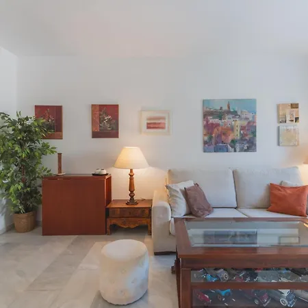 Apartamento Amplio Y Luminoso De 2 Cerca De La Plaza Del Caballo, *