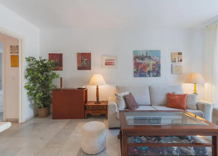 Apartment Amplio Y Luminoso De 2 Cerca De La Plaza Del Caballo, *